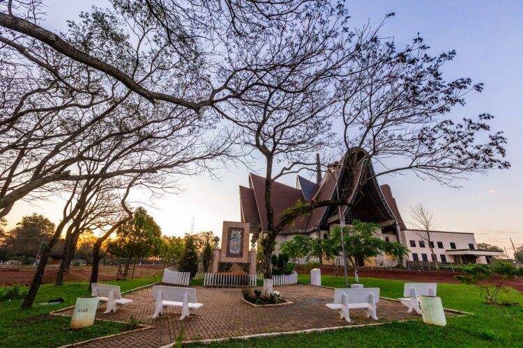 Itaipu prepara Natal de Luz com projeção mapeada no prédio da Catedral da Vila A