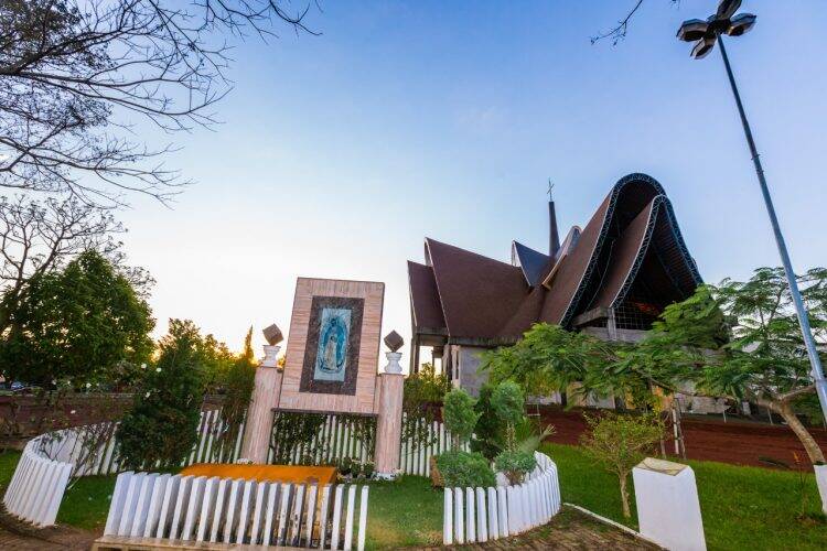 Itaipu prepara Natal de Luz com projeção mapeada no prédio da Catedral da Vila A