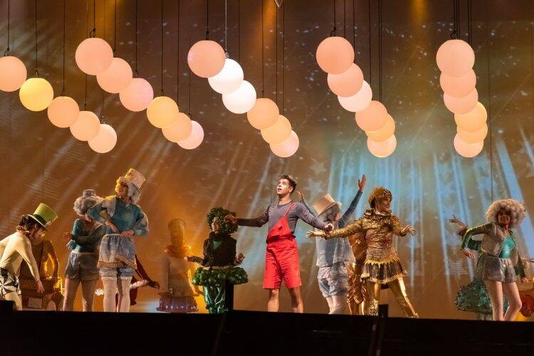 Itaipu prepara Natal de Luz com projeção mapeada no prédio da Catedral da Vila A