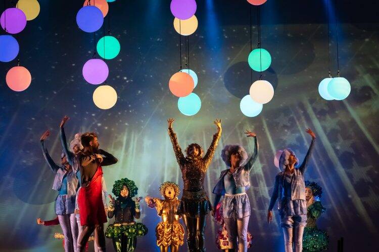 Itaipu prepara Natal de Luz com projeção mapeada no prédio da Catedral da Vila A