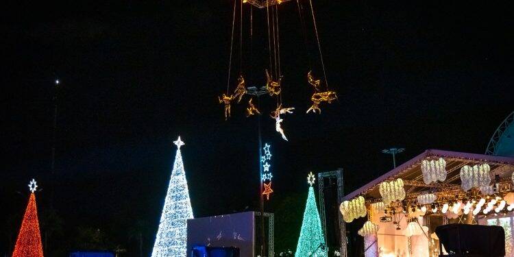 Itaipu prepara Natal de Luz com projeção mapeada no prédio da Catedral da Vila A