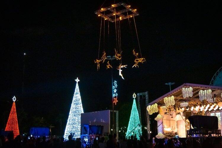 Itaipu prepara Natal de Luz com projeção mapeada no prédio da Catedral da Vila A