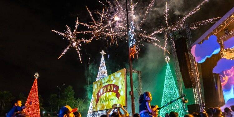 Itaipu prepara Natal de Luz com projeção mapeada no prédio da Catedral da Vila A