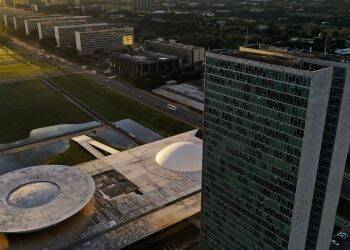 Reforma administrativa poupa elite do funcionalismo público