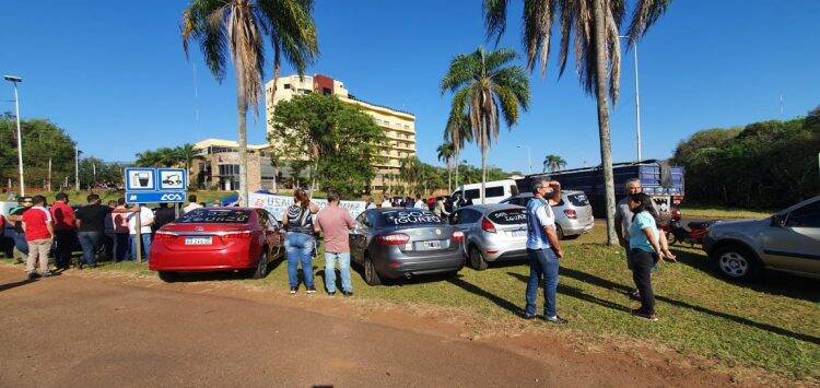 Transportadores do turismo de Iguazú pedem reativação das atividades