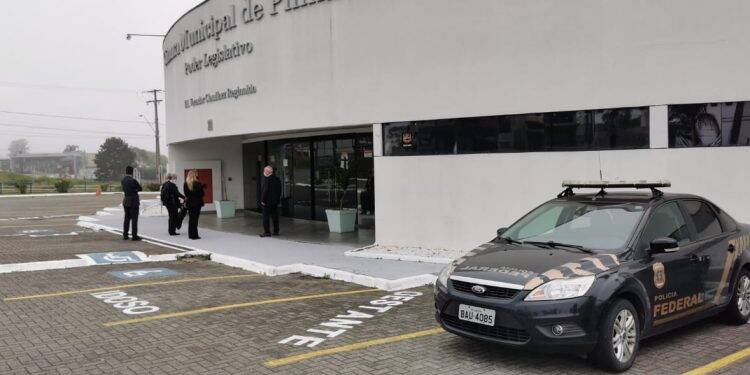 PF cumpre mandados contra fraude eleitoral na região metropolitana de Curitiba