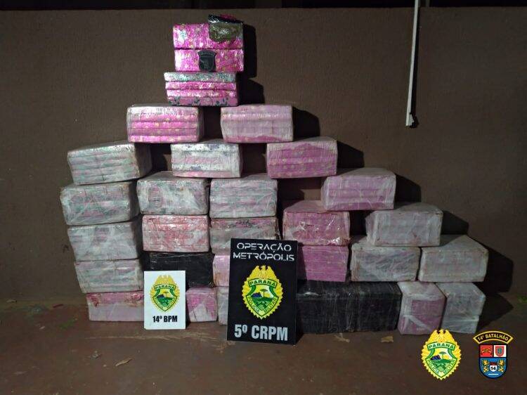 Polícia Militar troca tiros com traficantes e apreende quase 300 quilos de maconha no Porto Belo