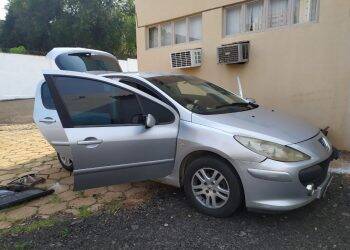 GDE aprende Peugeot com 30kg de cocaína