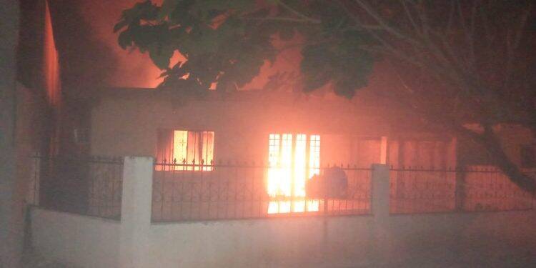 PM prende homem que colocou fogo em casa no Ouro Verde