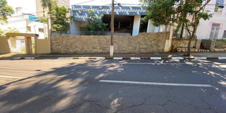 Correios coloca à venda prédio da Avenida JK no centro de Foz com lance mínimo de R$ 910 mil