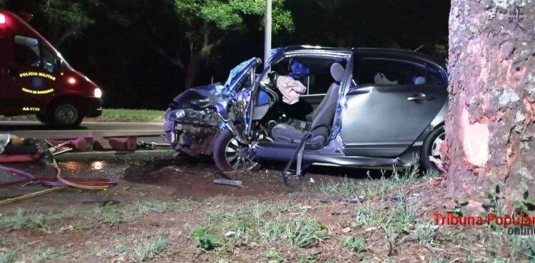 Acidente deixa três pessoas feridas na Avenida Tancredo Neves