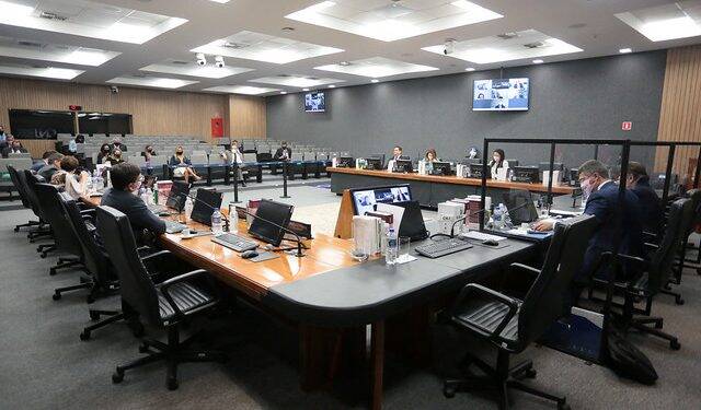 Plenário aprova proposta para varas atuarem de modo 100% digital