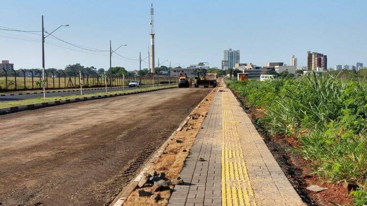 Após 4 anos, empresa retoma obras em três avenidas de Foz do Iguaçu
