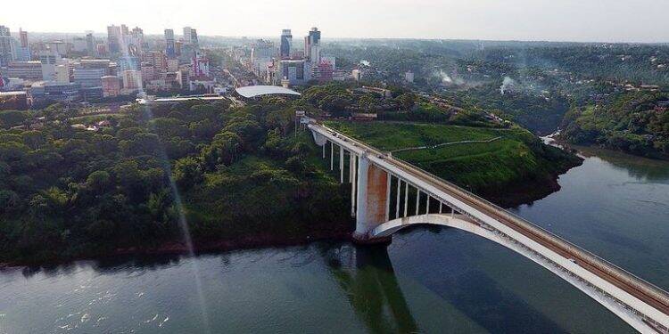 Ponte da Amizade abre até dia 15 de outubro e cerimônia deve ter Bolsonaro e Benítez na fronteira