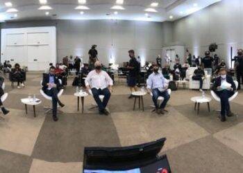 Candidatos se confrontaram durante 5 horas em debate realizado pela Cultura