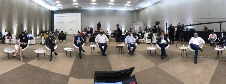 Candidatos se confrontaram durante 5 horas em debate realizado pela Cultura