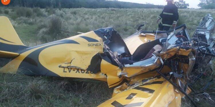 Vídeo mostra acidente impressionante com avião experimental