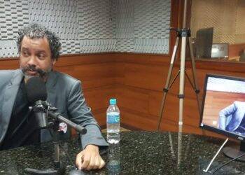 Candidato Luiz, do PT, defende universalização do ensino e diversificação econômica