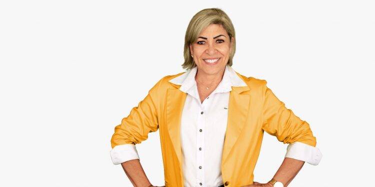 Candidata a vice-prefeita Leila Youssef é entrevistada da Rádio Cultura na quinta, 08