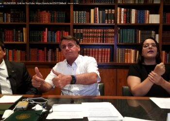 Bolsonaro elogia obras de Itaipu e cogita nova visita à fronteira