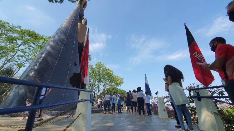 A pé, de bicicleta e a cavalo: fieis não se abatem com pandemia e mantém tradição em Itaipulândia