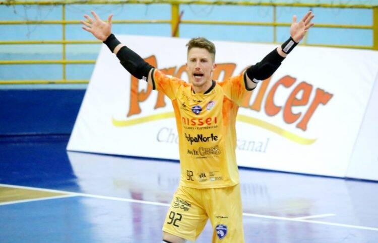 Foz Cataratas vence de virada e conquista classificação no paranaense