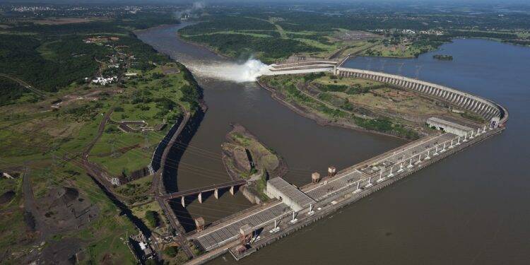 Itaipu atualiza o planejamento estratégico empresarial