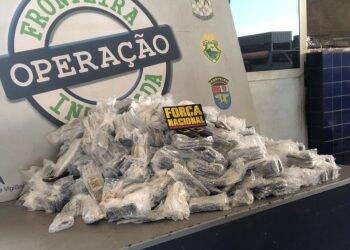 Celulares avaliados em 240 mil reais são apreendidos na Ponte da Amizade