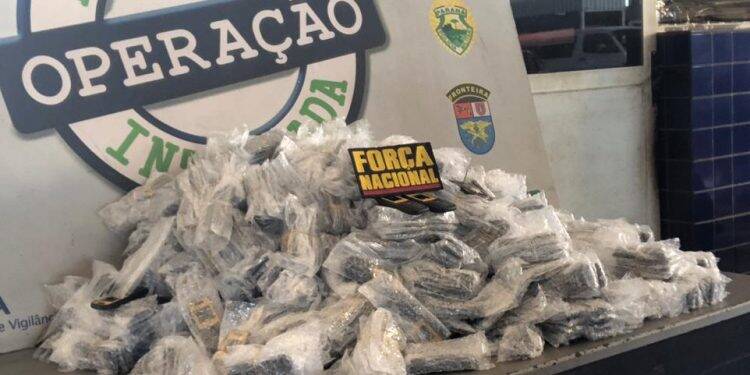 Celulares avaliados em 240 mil reais são apreendidos na Ponte da Amizade