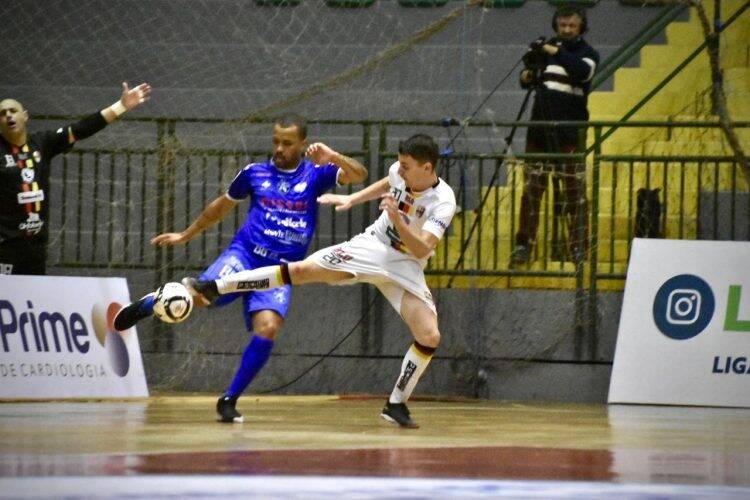 Foz Cataratas vence e garante vaga na Liga Nacional