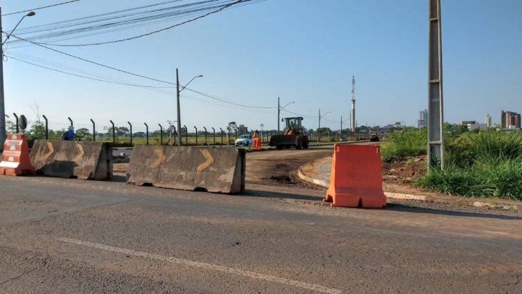 Após 4 anos, empresa retoma obras em três avenidas de Foz do Iguaçu