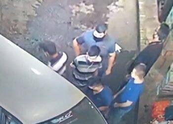Câmeras flagram funcionários da Aduana em Ciudad del Este cobrando propina; veja