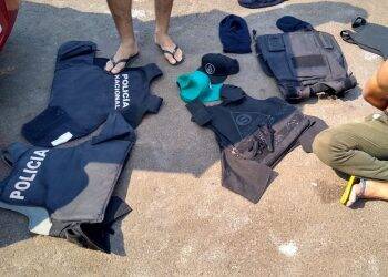 Jovem é preso com coletes à prova de balas