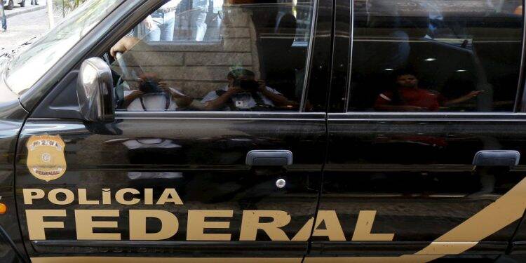 PF investiga fraudes em licitações da Infraero e cumpre mandados no Paraná