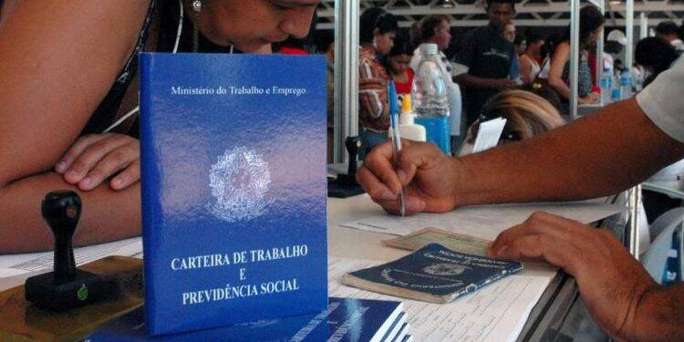 Criação de empregos em setembro atinge melhor nível em dez anos
