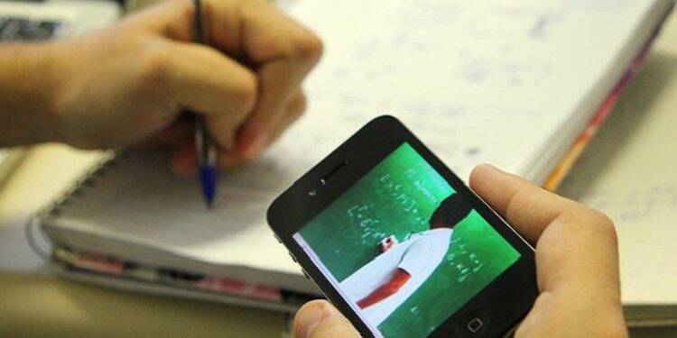 Pesquisa mostra aumento da confiança de professores para ensino online