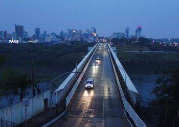 Cerca de 3,5 mil veículos passaram pela Ponte da Amizade no primeiro dia da reabertura