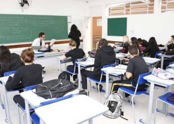 Educação abre edital de seleção de professores temporários para 2021