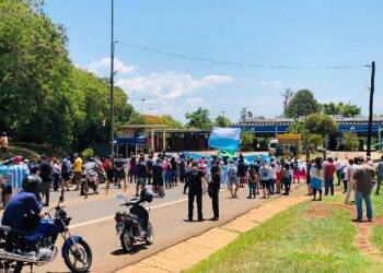 Moradores de Puerto Iguazú protestam por reabertura da fronteira
