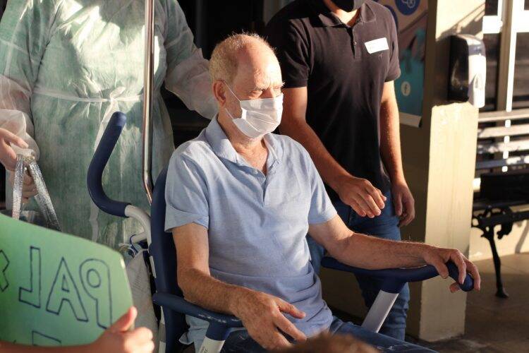 192 motivos para comemorar: Hospital Costa Cavalcanti celebra mais uma alta da covid-19