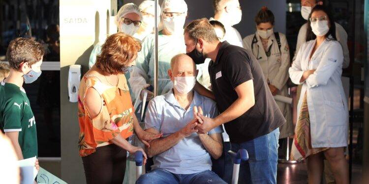 192 motivos para comemorar: Hospital Costa Cavalcanti celebra mais uma alta da covid-19