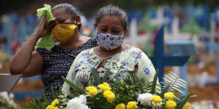 Dia de Finados: como a pandemia abalou o processo de luto