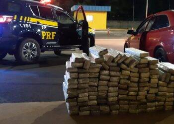 PRF apreende mais de 200 quilos de maconha na região oeste do Paraná, durante o fim de semana