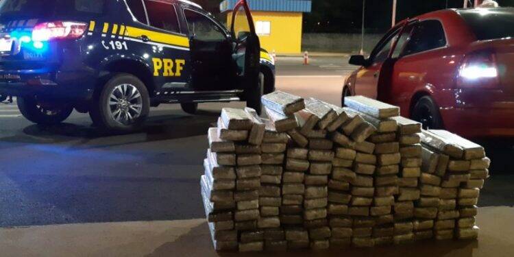 PRF apreende mais de 200 quilos de maconha na região oeste do Paraná, durante o fim de semana