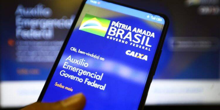 Beneficiário pode contestar suspensão de auxílio emergencial de R$ 300