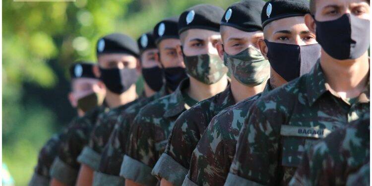 34° Batalhão realiza entrega da Boina Preta