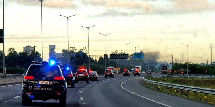 PF cumpre mandados contra organização criminosa no RS e oeste do Paraná