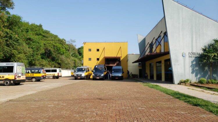 Fórum Eleitoral começa a distribuição das urnas em Foz e STI