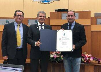 General Silva e Luna recebe título de Cidadão Honorário de Foz do Iguaçu