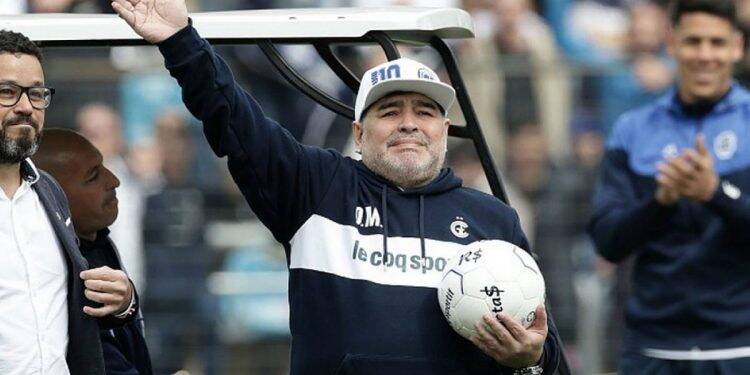 Morre jogador Diego Maradona, aos 60 anos